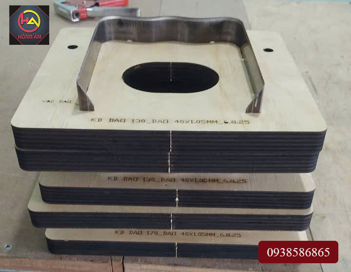 khuôn dao dập quai túi ni lông